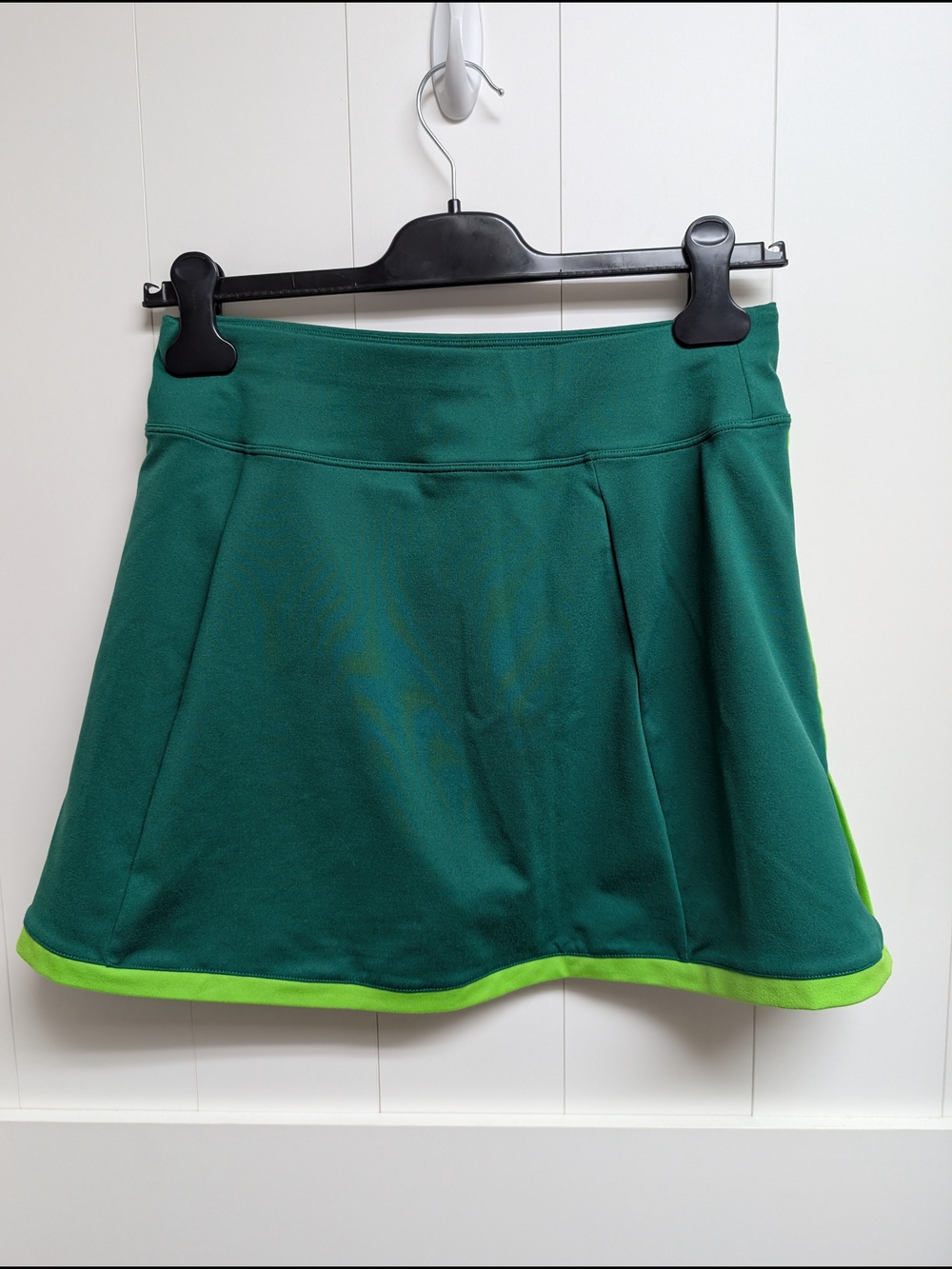 Outdoor Voices Green Contrast-Trim Mini SKIRT ONLY, built in shorts,Medium - Picture 6 of 8